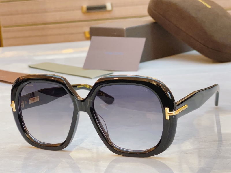 TOM FORD